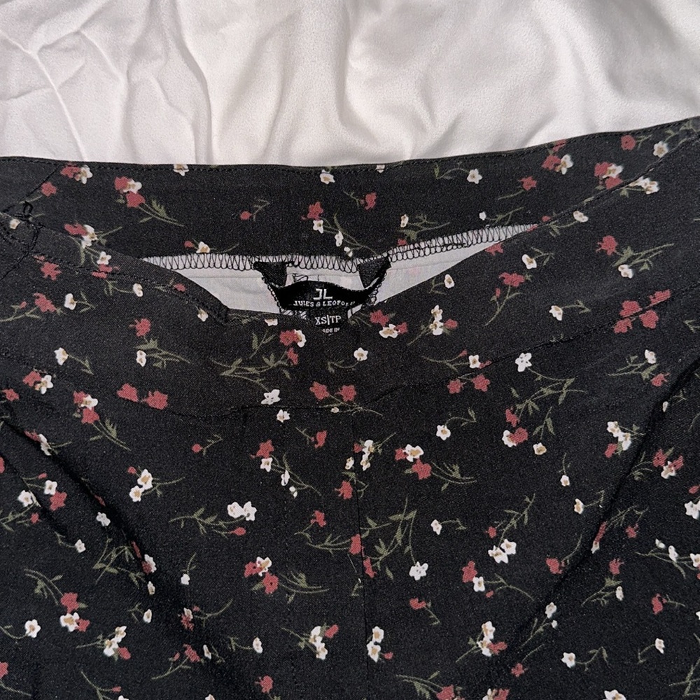 Flowered work pants - Picture 2 of 3